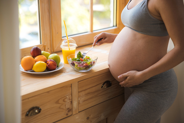 Vitamines pendant la grossesse : lesquelles consommer ?