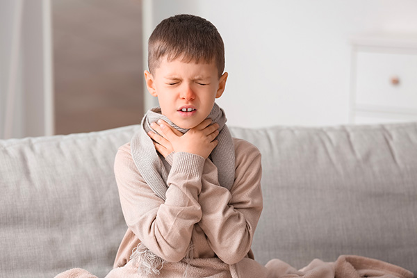 Nez encombré, gorge irritée : que faire pour soulager mon enfant ?